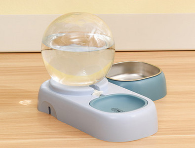 Μπολ φαγητού με δοσομετρητή σε τρία μοντέλα για γάτες