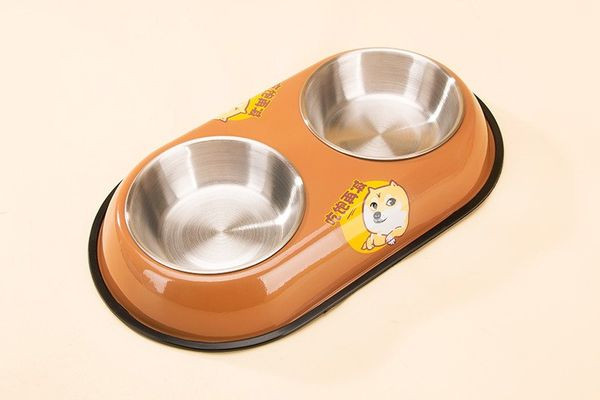 Paar metallist kaussi kassitoidu jaoks