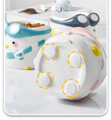 Keramička posuda u više boja