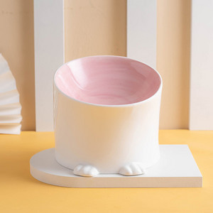 Keraamiline kauss kasside kraani jaoks