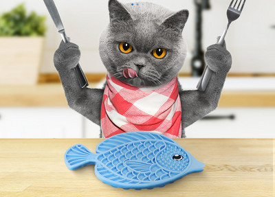 Купа за храна на котки във формата на риба
