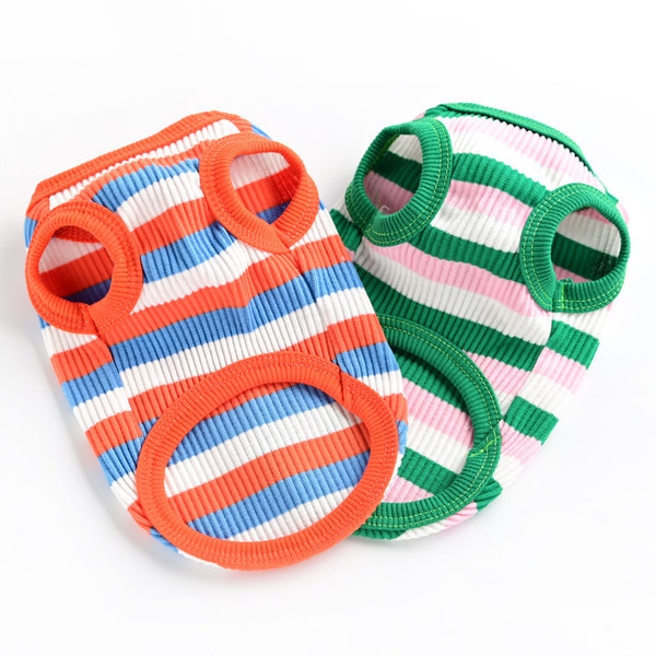 Vesta eleganta in dungi pentru caini cu broderie