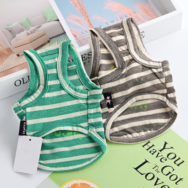 Top cu dungi cu aplicație pentru câini