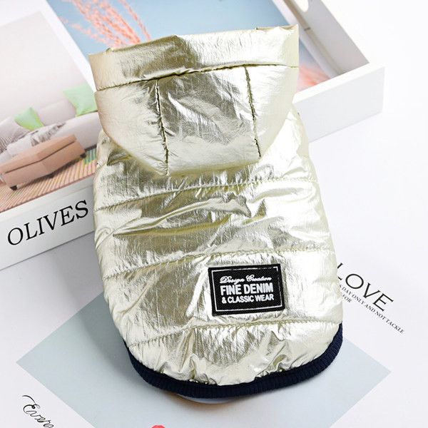 Haina cu gluga si emblema pentru caini