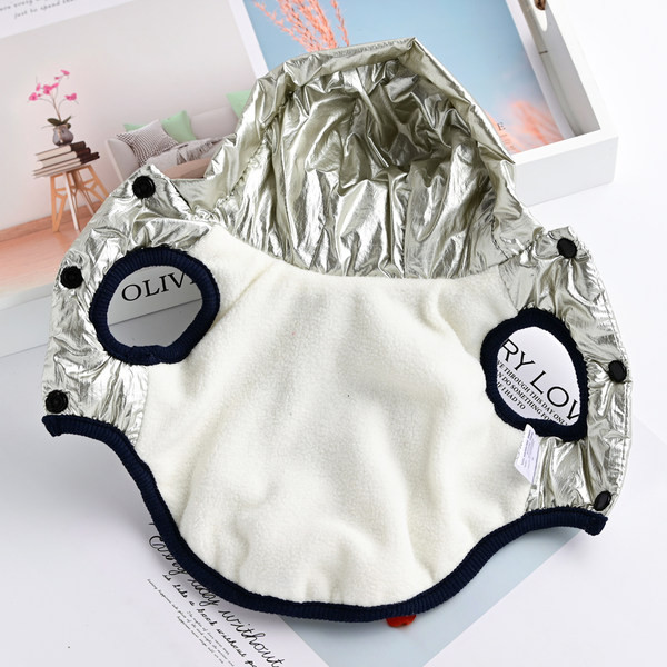 Haina cu gluga si emblema pentru caini