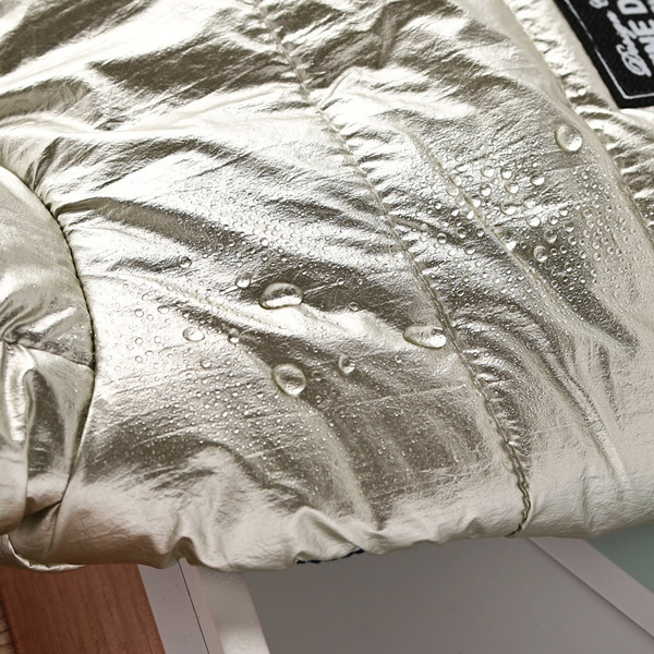 Haina cu gluga si emblema pentru caini