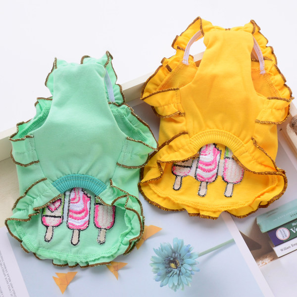 Top de vară cu broderie colorată