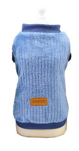 Дреха с емблема за куче