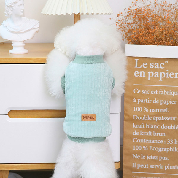 Дреха с емблема за куче