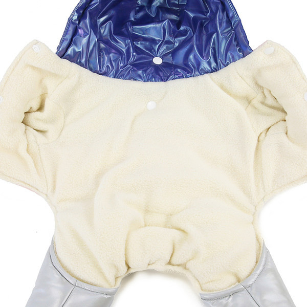 Kaasaegne kapuutsiga mantel koertele