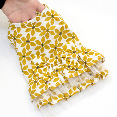 Moodne lillemustriga kleit koertele