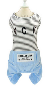 Haine pentru câini cu inscripție și emblemă