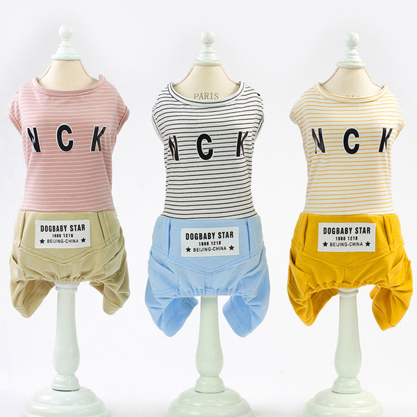 Haine pentru câini cu inscripție și emblemă