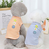 Bluză de vară în dungi cu aplicații