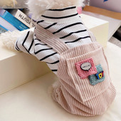 Salopeta cu buzunar pentru un caine