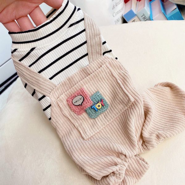 Salopeta cu buzunar pentru un caine