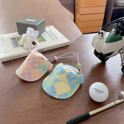 Pulover din carouri tricotat cu guler