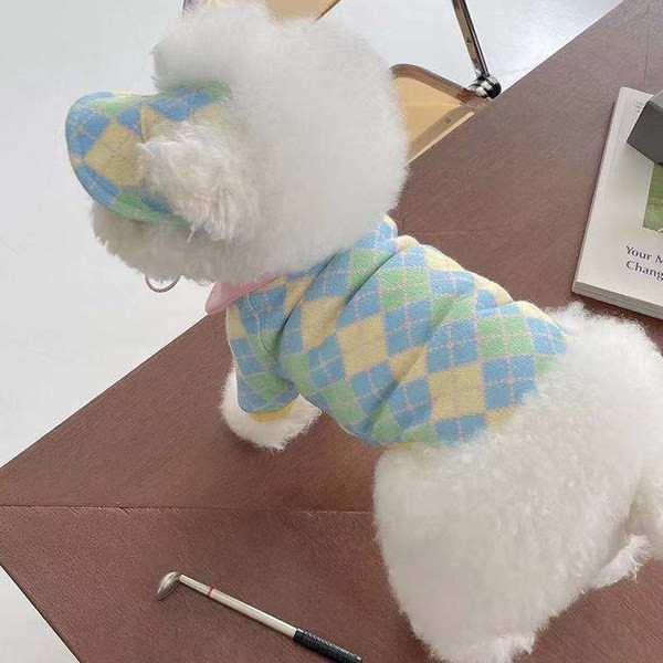 Pulover din carouri tricotat cu guler