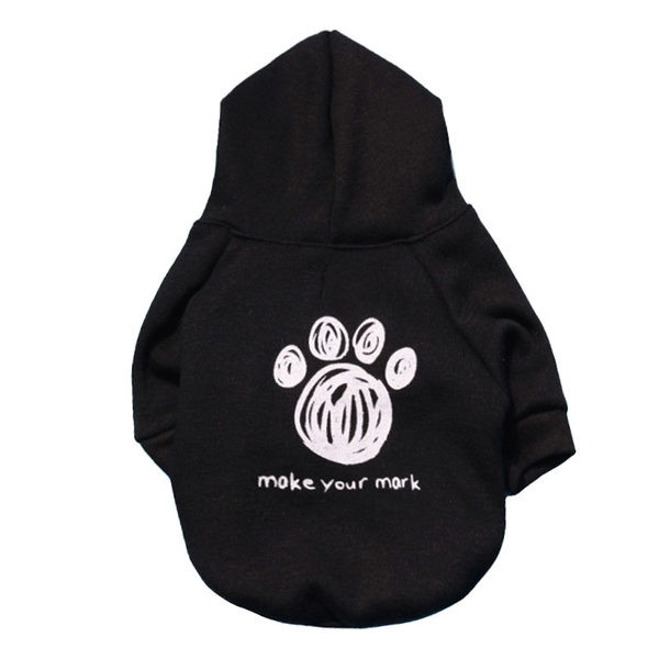 Îmbrăcăminte cu glugă și aplicație pentru un câine