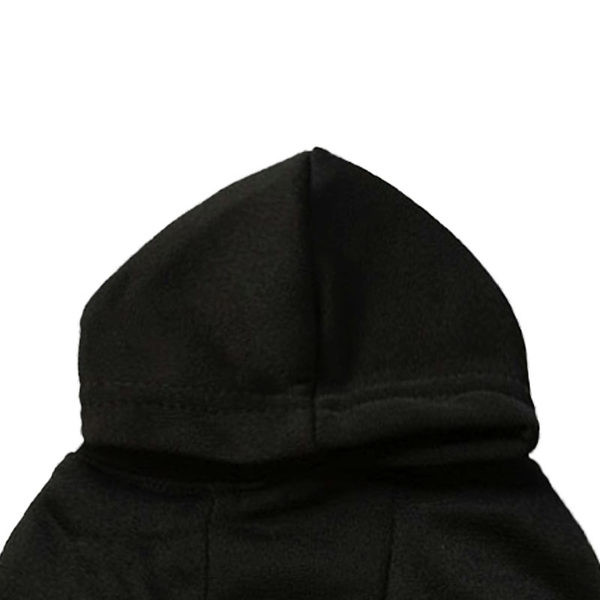 Îmbrăcăminte cu glugă și aplicație pentru un câine