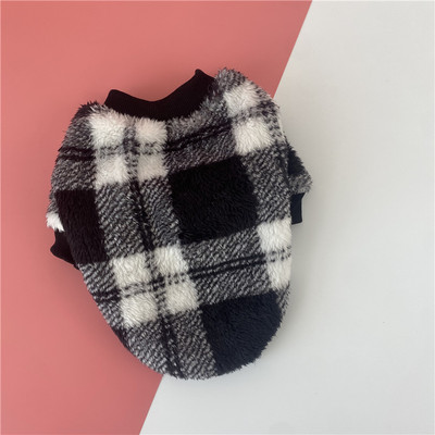 Îmbrăcăminte în carouri pentru câini