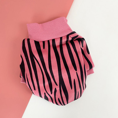 Haina cu maneci lungi pentru un caine