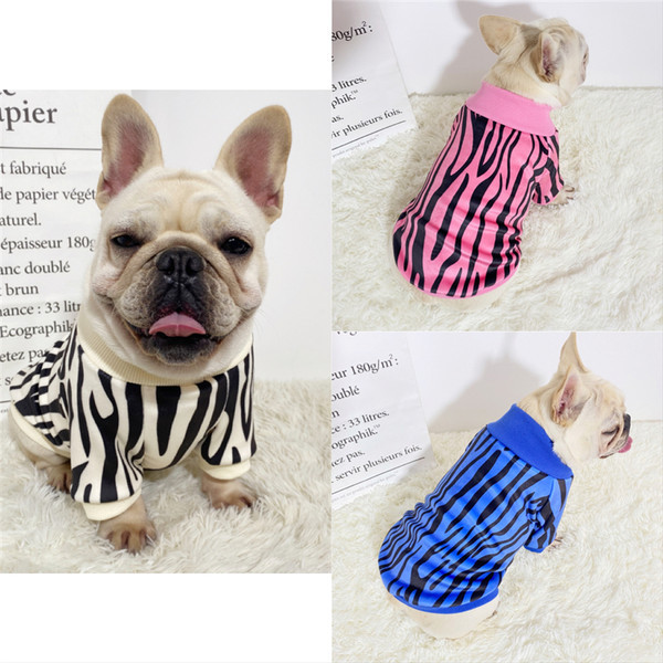 Haina cu maneci lungi pentru un caine