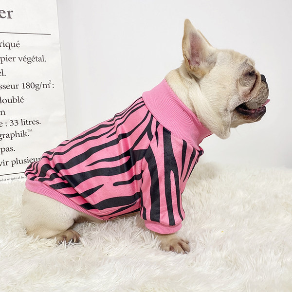 Haina cu maneci lungi pentru un caine