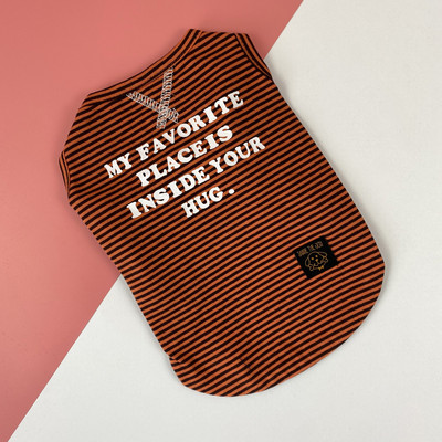 Bluză cu dungi cu inscripție pentru câini