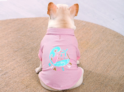 Cămașă modernă pentru câine cu aplicație