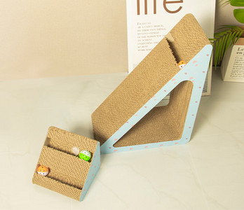 Τριγωνικός σκραπιστής γάτας