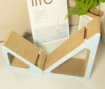 Τριγωνικός σκραπιστής γάτας