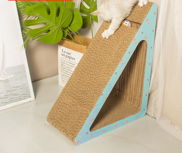 Τριγωνικός σκραπιστής γάτας