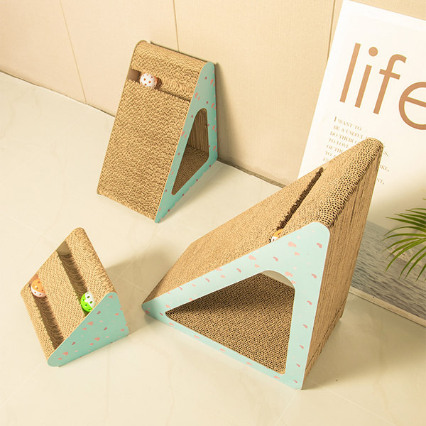 Τριγωνικός σκραπιστής γάτας