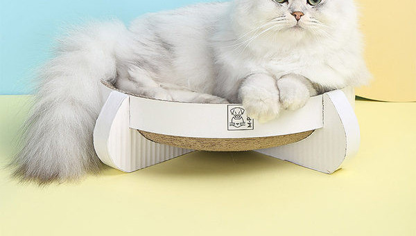 Mâzgălitor din hârtie ondulată cu zonă de dormit