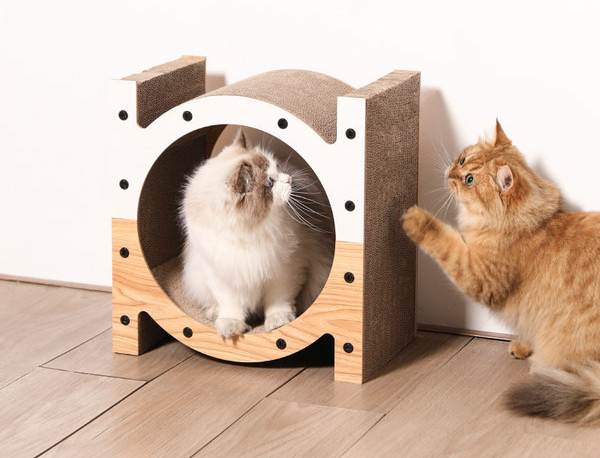 Zgarietoare din lemn pentru pisici