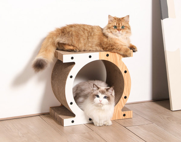 Zgarietoare din lemn pentru pisici