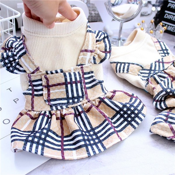 Rochie de câine în carouri