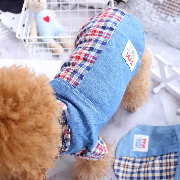 Cămașă din blugi pentru un câine cu mâneci scurte
