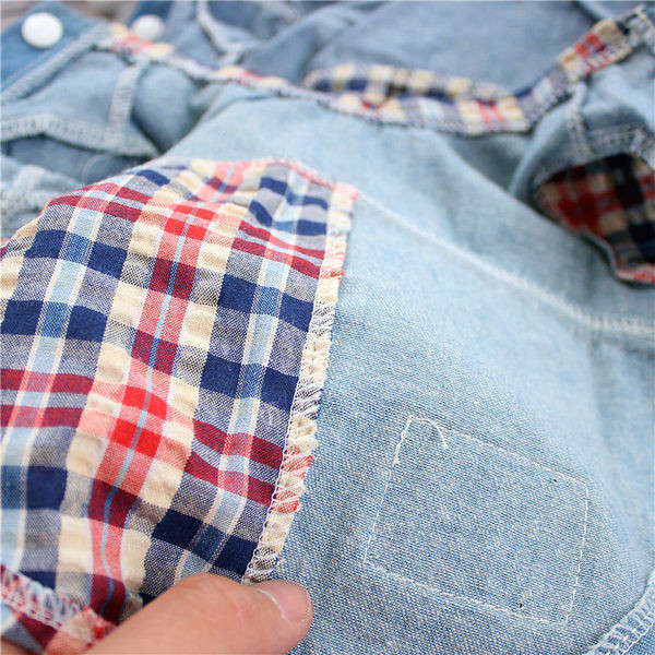 Cămașă din blugi pentru un câine cu mâneci scurte