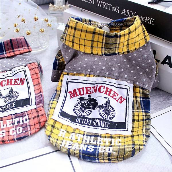 Cămașă pentru câine în carouri cu emblemă