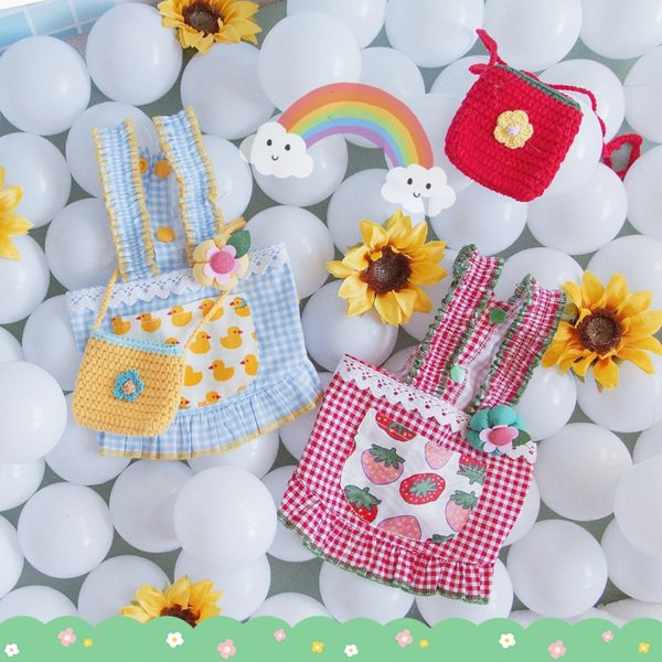 Rochie pentru câini în carouri cu element 3D