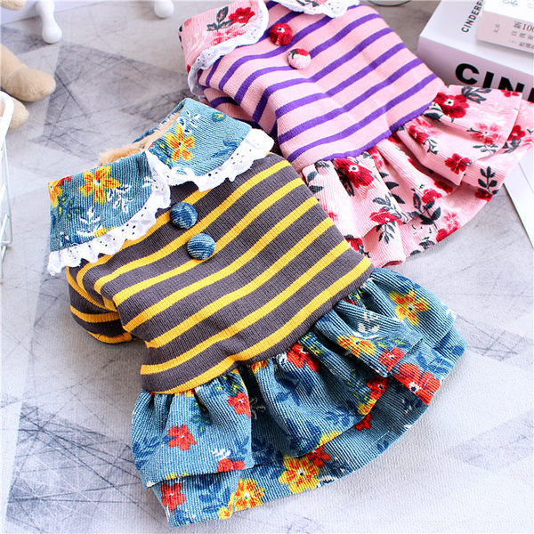 Rochie in dungi cu bucle pentru caini