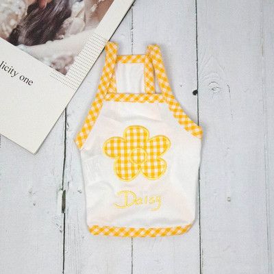 Top de vară în carouri cu floare