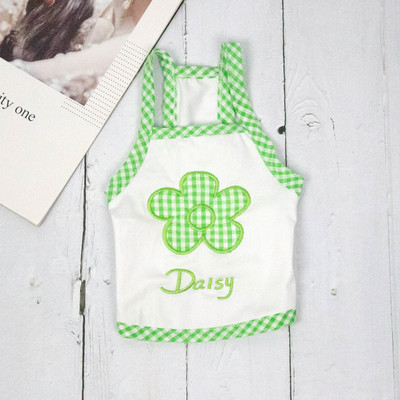 Top de vară în carouri cu floare