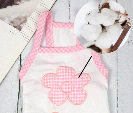 Top de vară în carouri cu floare