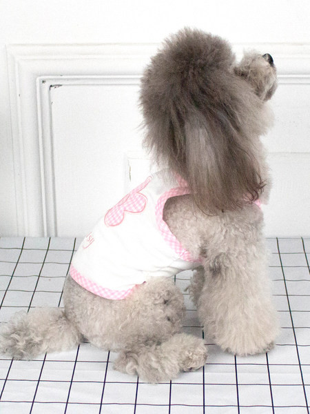 Top de vară în carouri cu floare