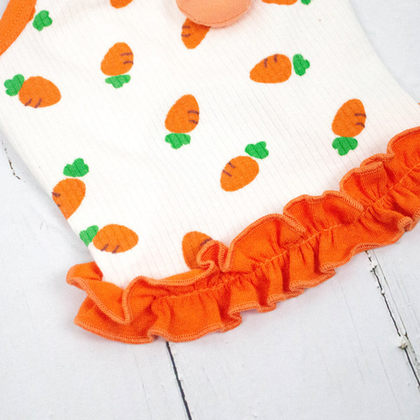 Lillemustri ja lokkidega puuvillane kleit