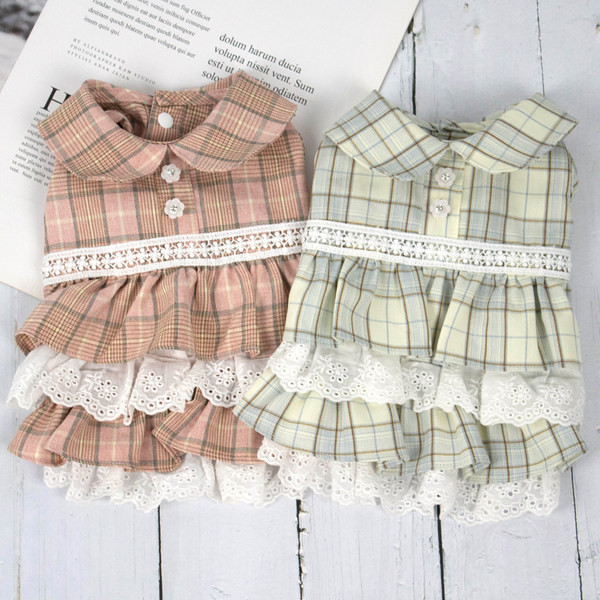 Rochie in carouri pentru caini cu guler clasic