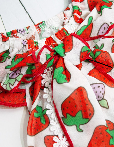 Rochie cu panglica si bucle pentru caini